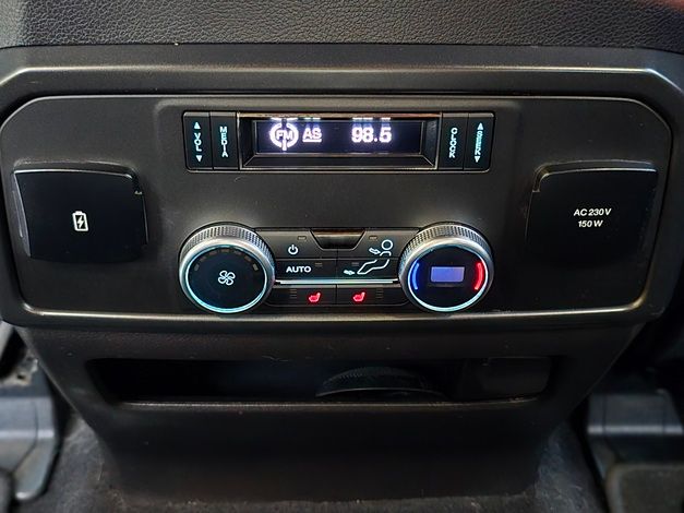 Ford Expedition Limited 3.5 EcoBoost 4WD 2019 | Espacio de Primera Clase | Santiago
