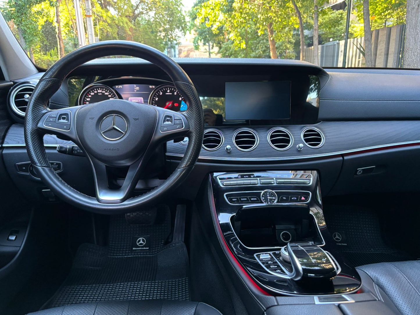 Mercedes-Benz E200 2.0 Turbo Sedan 2018 | Único Dueño | Mantenciones en la Marca | Santiago
