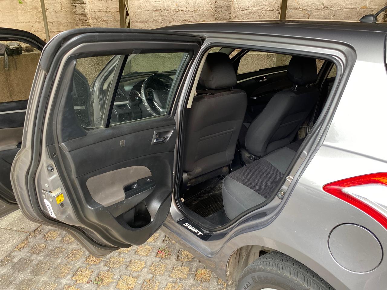 Suzuki Swift 2017 1.2 GL mecánico plateado ganador Auto de la Década Chile