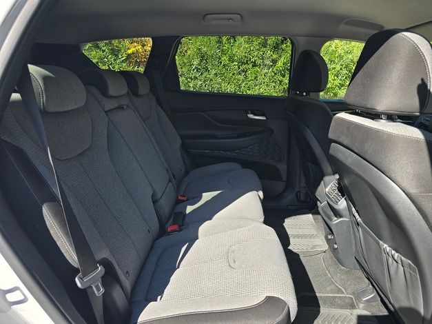 Santa Fe 2.5 Auto Plus Automático AWD 2023 26.500 km Santiago - interior