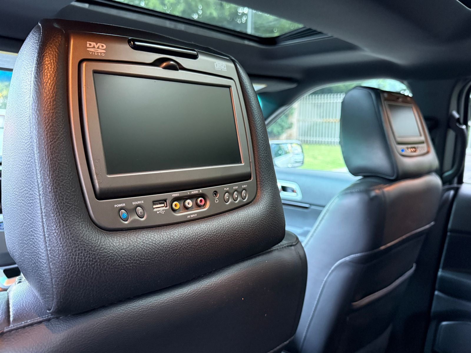 Sistema de entretenimiento pantallas asientos traseros Ford Explorer 2014