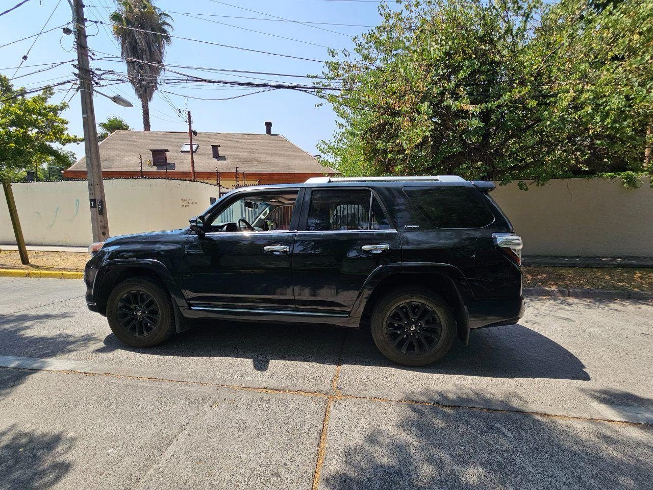 Toyota 4Runner Limited 4.0 V6 2017 | 4x4 | Tres Corridas de Asientos | Santiago