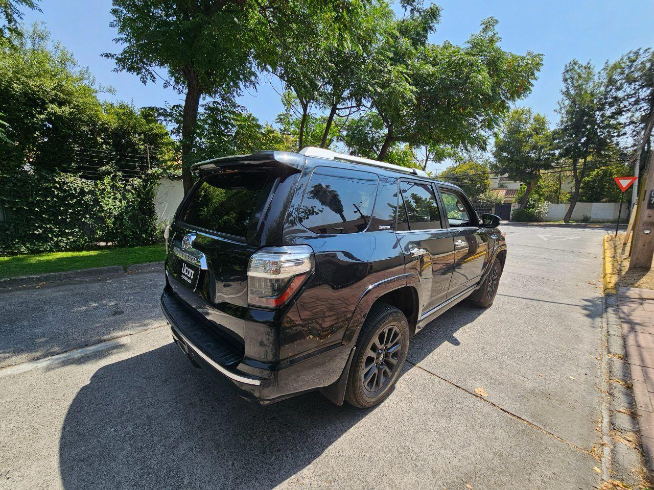 Toyota 4Runner Limited 4.0 V6 2017 | 4x4 | Tres Corridas de Asientos | Santiago