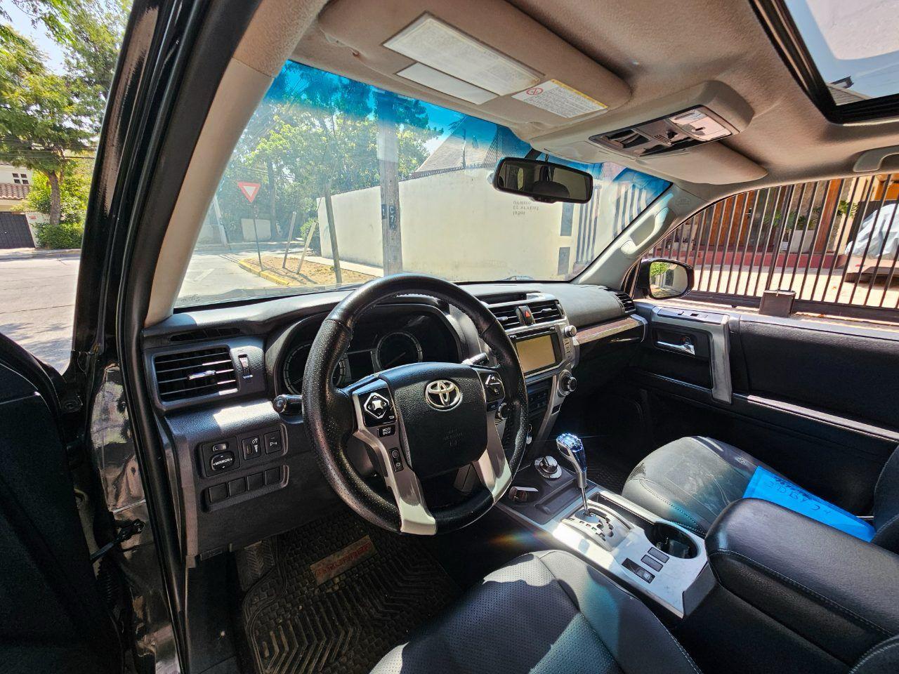 Toyota 4Runner Limited 4.0 V6 2017 | 4x4 | Tres Corridas de Asientos | Santiago