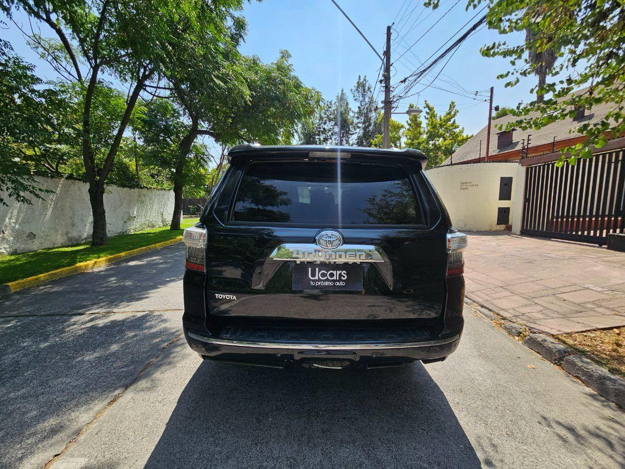 Toyota 4Runner Limited 4.0 V6 2017 | 4x4 | Tres Corridas de Asientos | Santiago