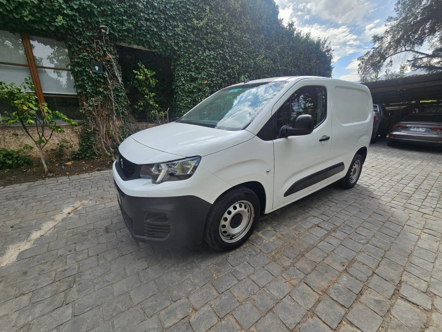 Peugeot Partner L1 1.6 HDI 2021 | Turbo Diésel | Carga Eficiente | Santiago