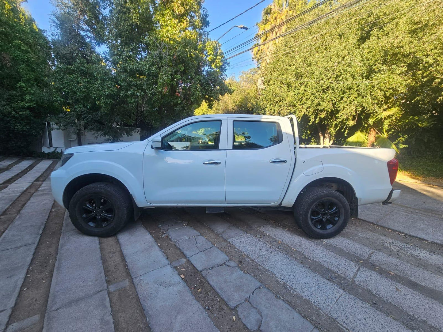 Nissan Navara DC 2.3 Diésel 2023 | 46.000 KM | Transmisión Manual | Santiago