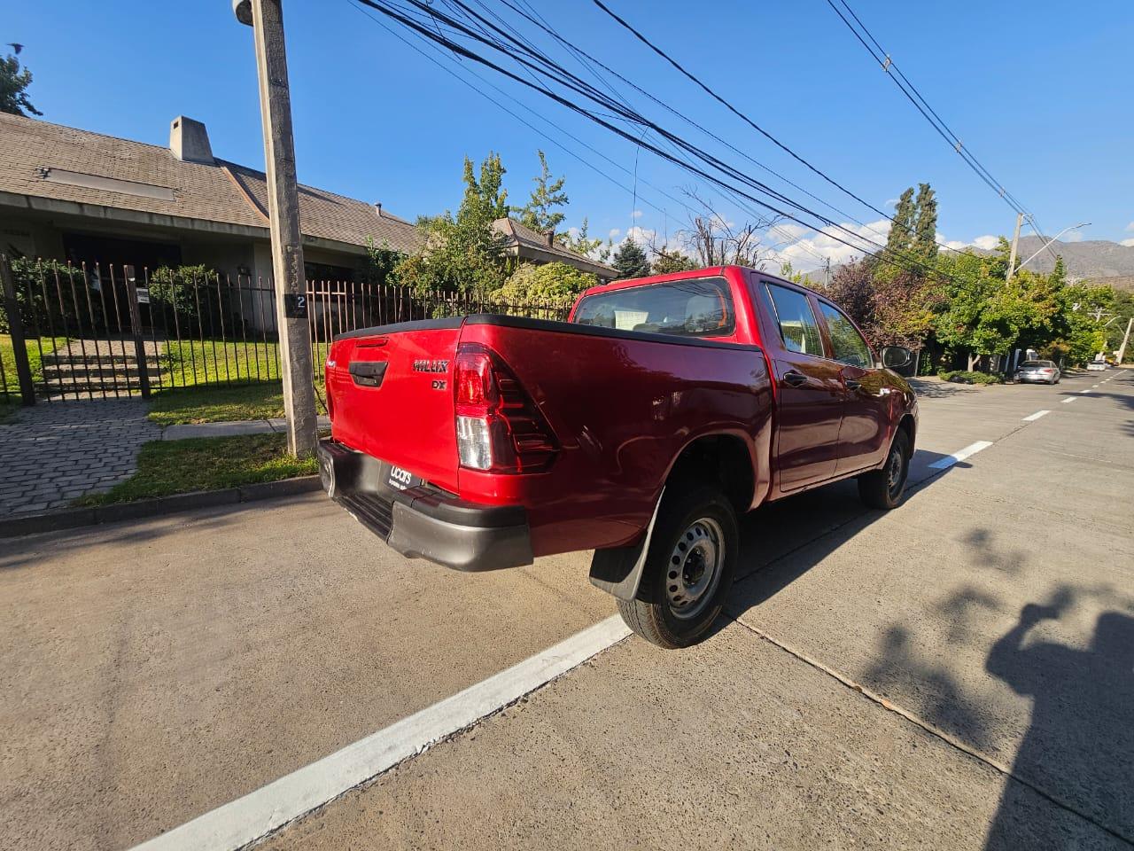Toyota Hilux DX 2.4 Turbo Diésel 2024 | 4x4 | Solo 20.100 KM | Santiago