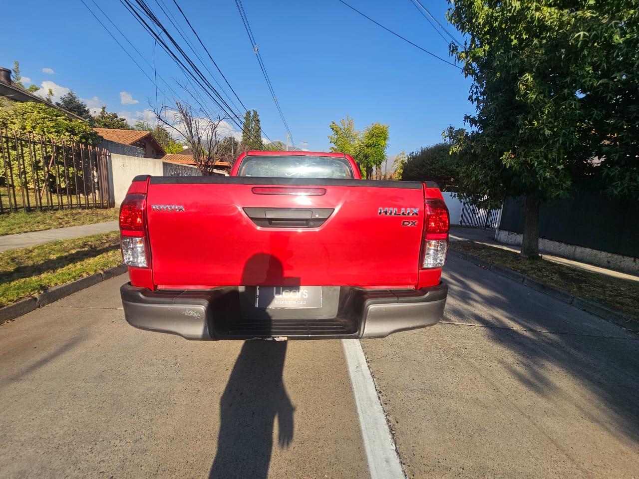 Toyota Hilux DX 2.4 Turbo Diésel 2024 | 4x4 | Solo 20.100 KM | Santiago