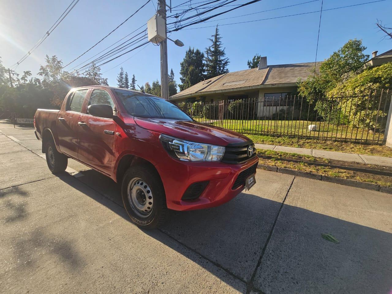 Toyota Hilux DX 2.4 Turbo Diésel 2024 | 4x4 | Solo 20.100 KM | Santiago