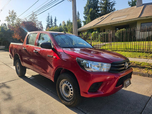 Toyota Hilux DX 2.4 Turbo Diésel 2024 | 4x4 | Solo 20.100 KM | Santiago