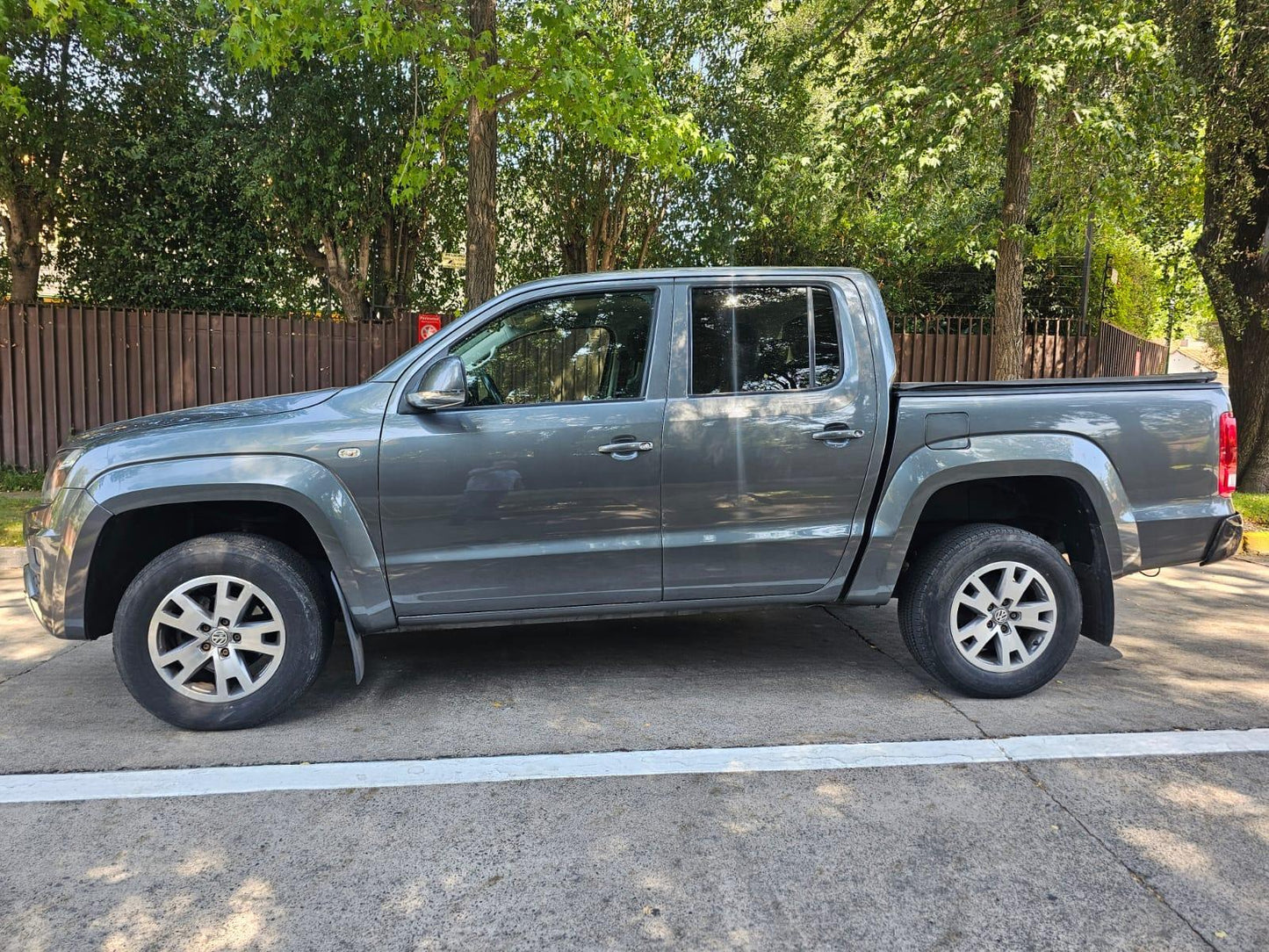 Volkswagen Amarok Comfortline 2.0 Bi-Turbo Diésel 2022 | 4x4 | Manual | Santiago