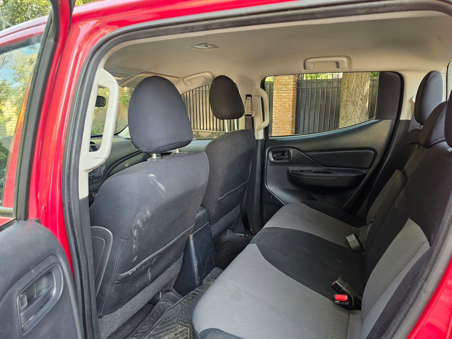 Mitsubishi L200 Katana Cr 2.4 Td 2024 45.000 km Santiago - foto 7