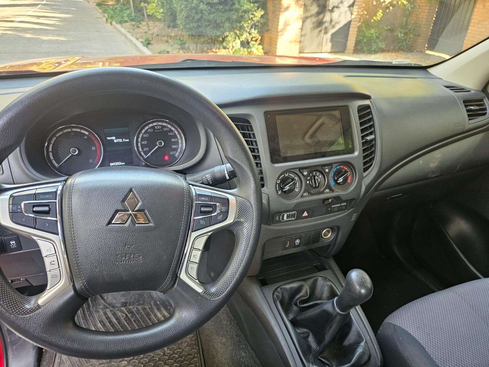 Mitsubishi L200 Katana Cr 2.4 Td 2024 45.000 km Santiago - foto 12