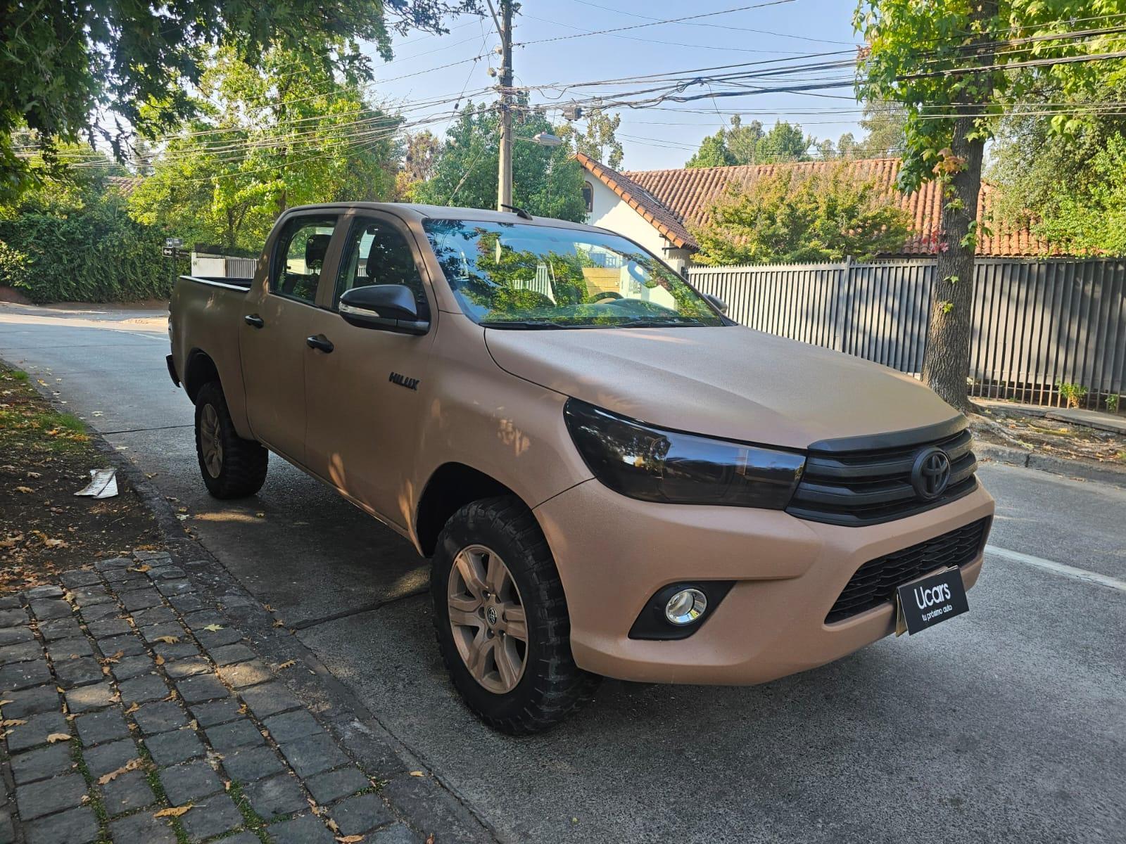 Hilux Sr 2.4 Td 4x4 Diésel Manual 2016 Santiago - detalle exterior