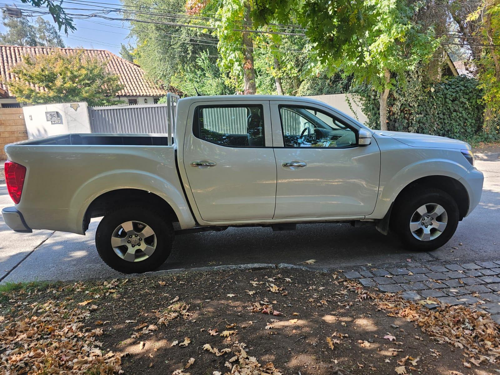 Navara D Cab 2.3 Diésel Manual 2023 Santiago - detalle exterior