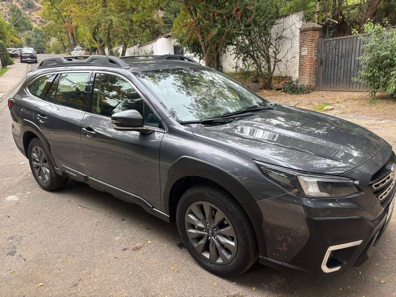 Subaru Outback 2.5i Awd usada 2024 50.000 km en venta Santiago