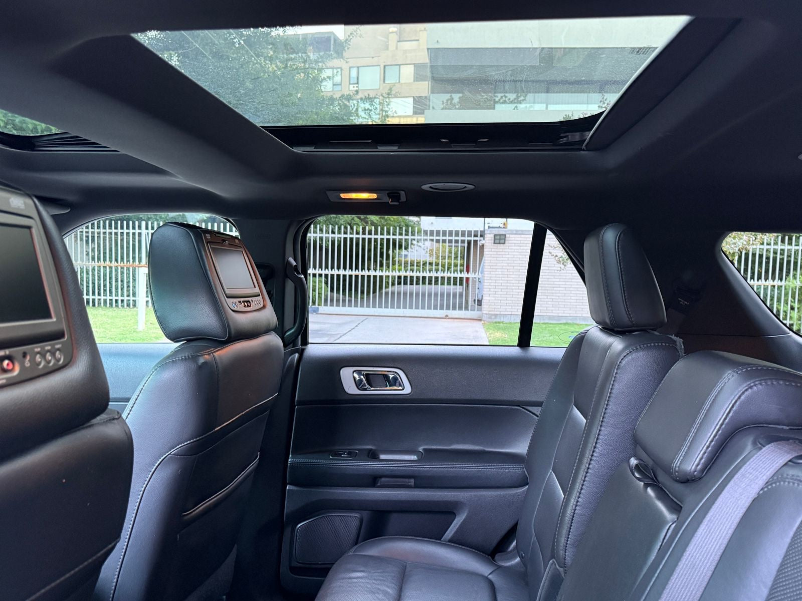 Asientos de cuero con calefacción y enfriador Ford Explorer Limited 2014