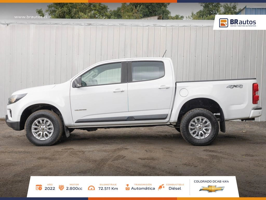 Vista lateral Chevrolet Colorado 2.8 Duramax llantas originales