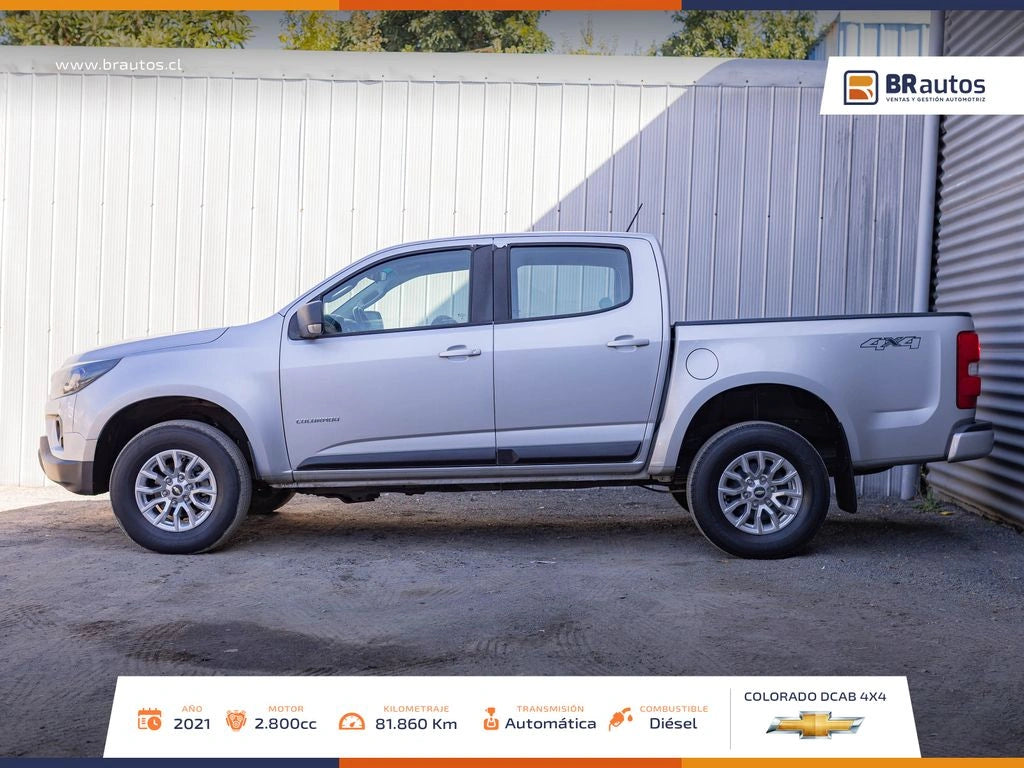 Vista lateral Chevrolet Colorado 2022 despeje de suelo y diseño moderno Los Ángeles