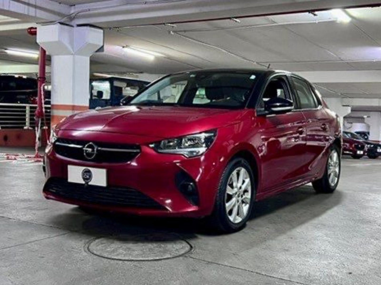 Vista lateral Opel Corsa 2023 llantas originales y silueta deportiva Santiago