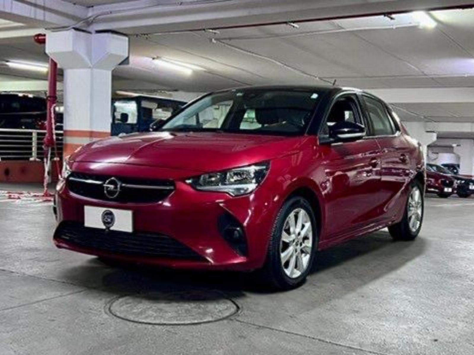 Vista lateral Opel Corsa 2023 llantas originales y silueta deportiva Santiago
