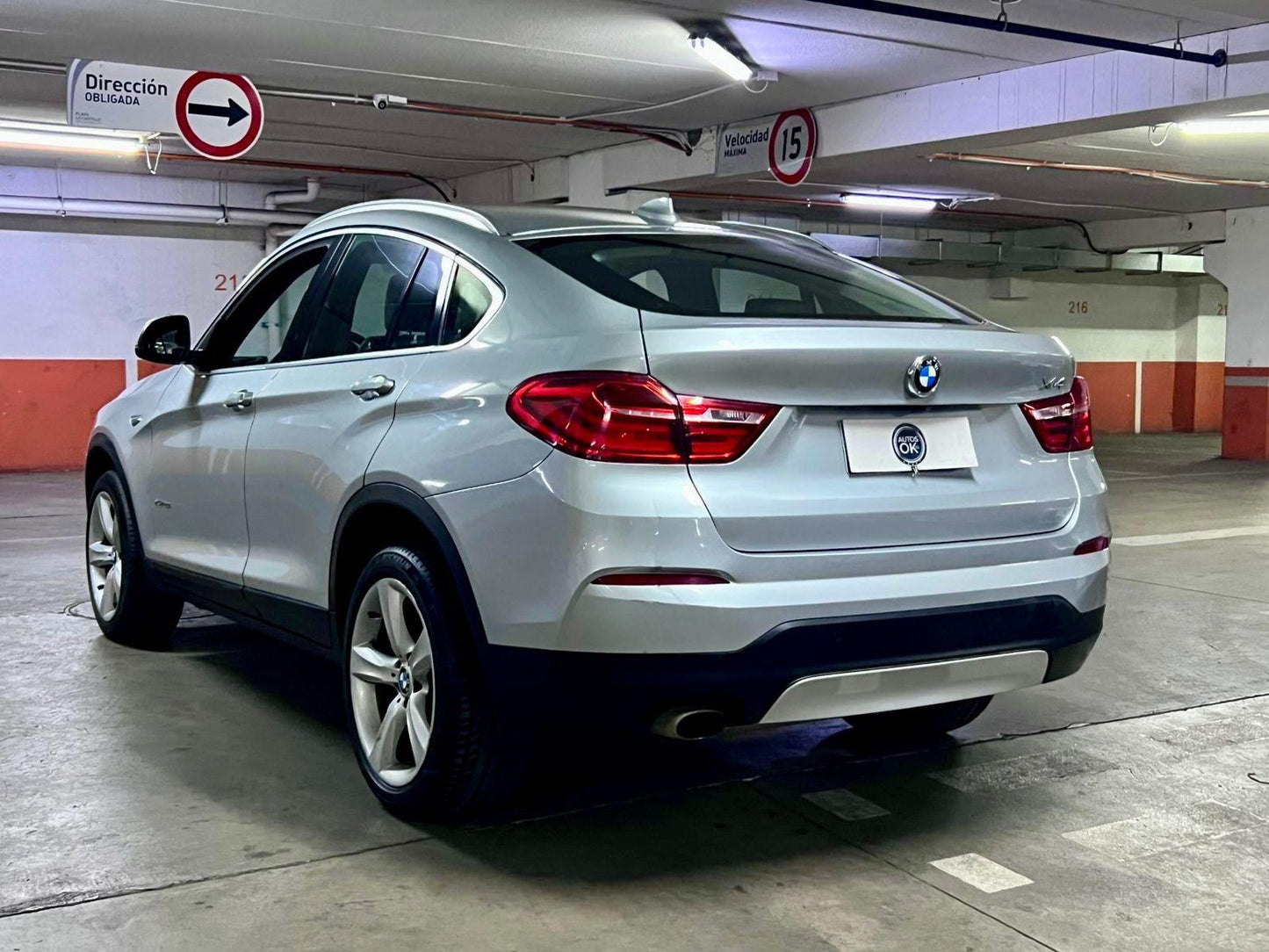 BMW X4 xDrive 20i 2.0 Turbo 2017 | Tracción Integral | Mantenciones en la Marca | Santiago