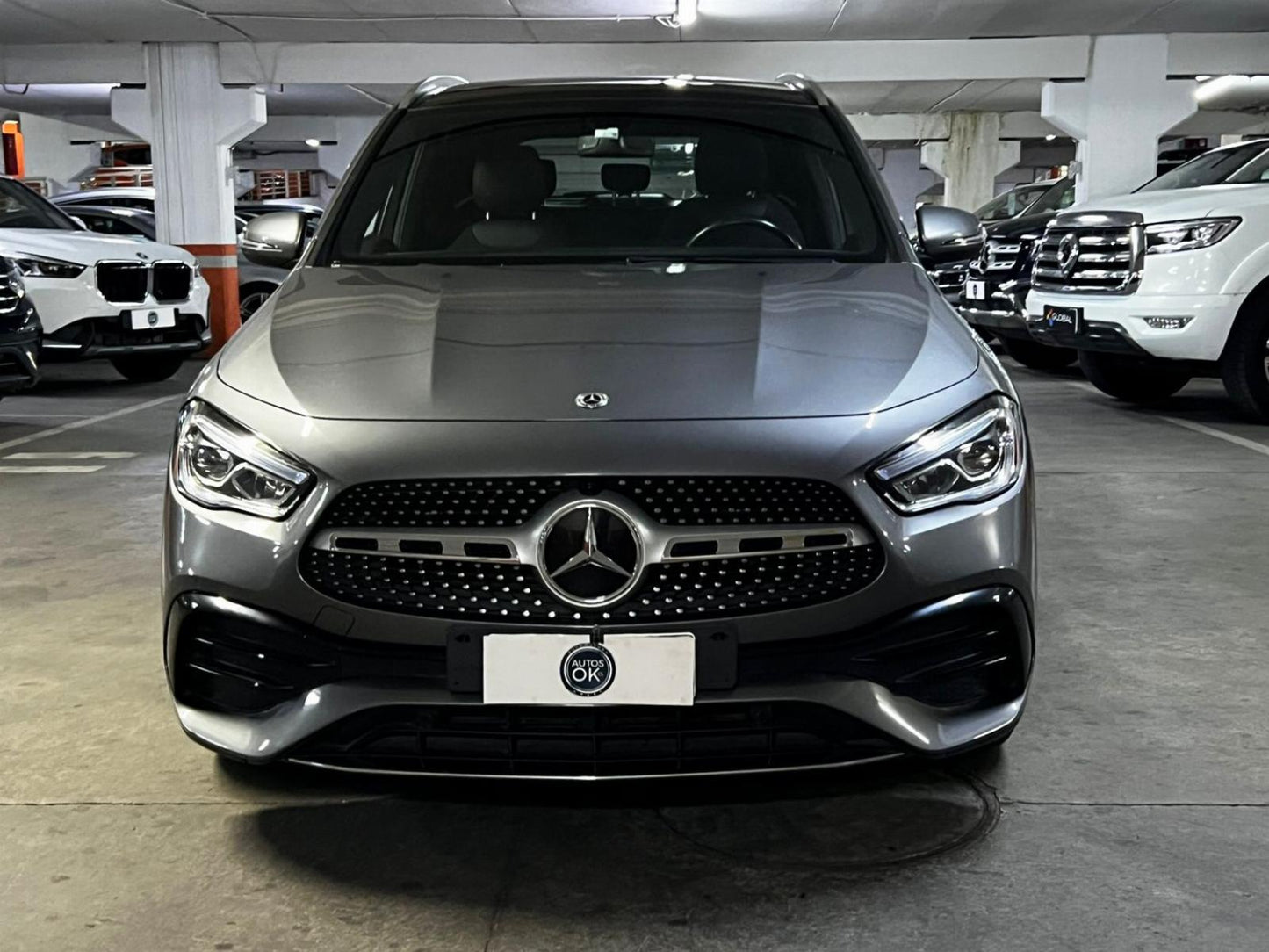 Mercedes-Benz GLA 220 d 4MATIC 2023 frente SUV diésel premium
