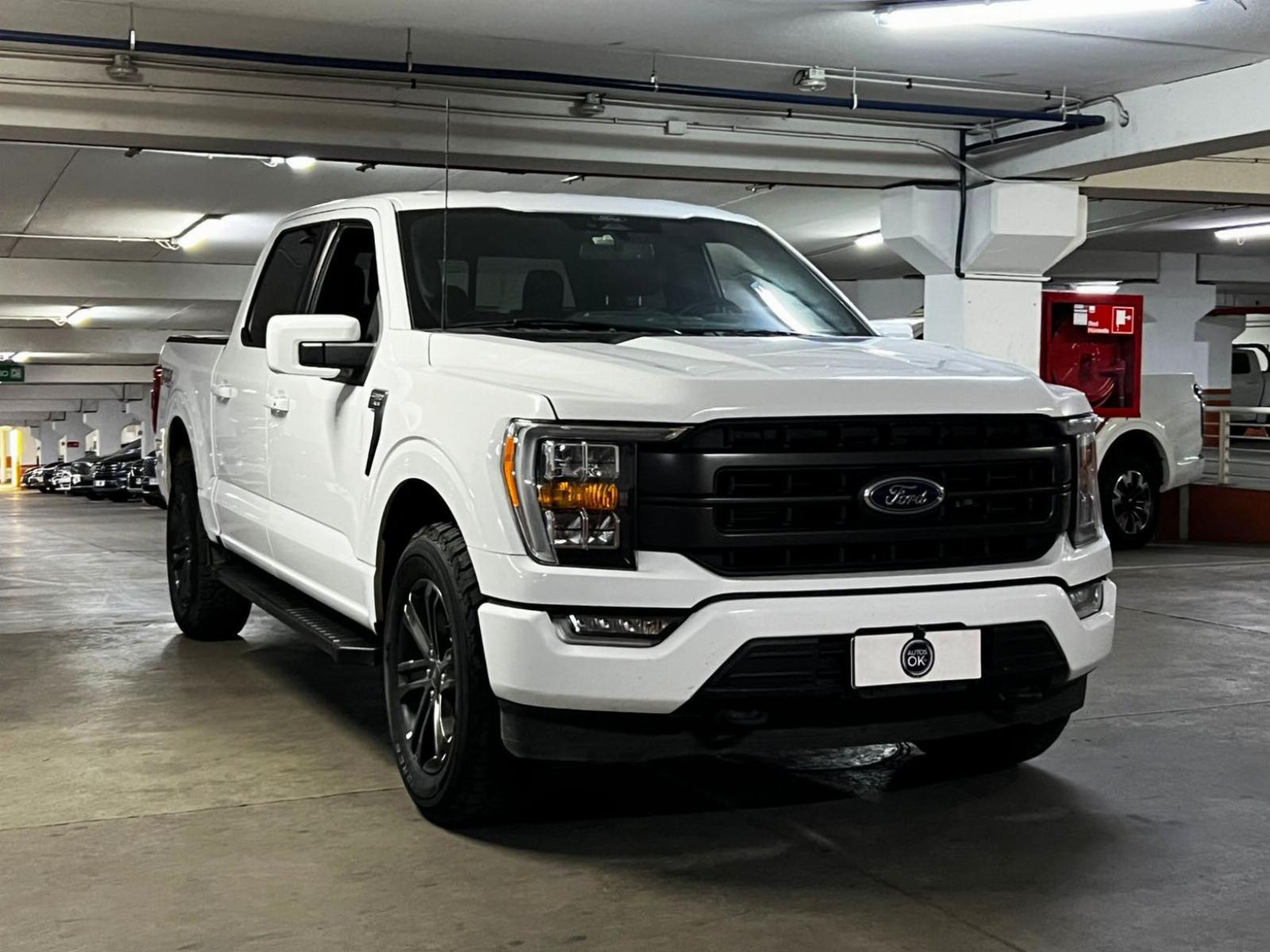 Ford F-150 Lariat Sport 5.0 V8 4x4 2023 146.083 km Santiago - vista exterior