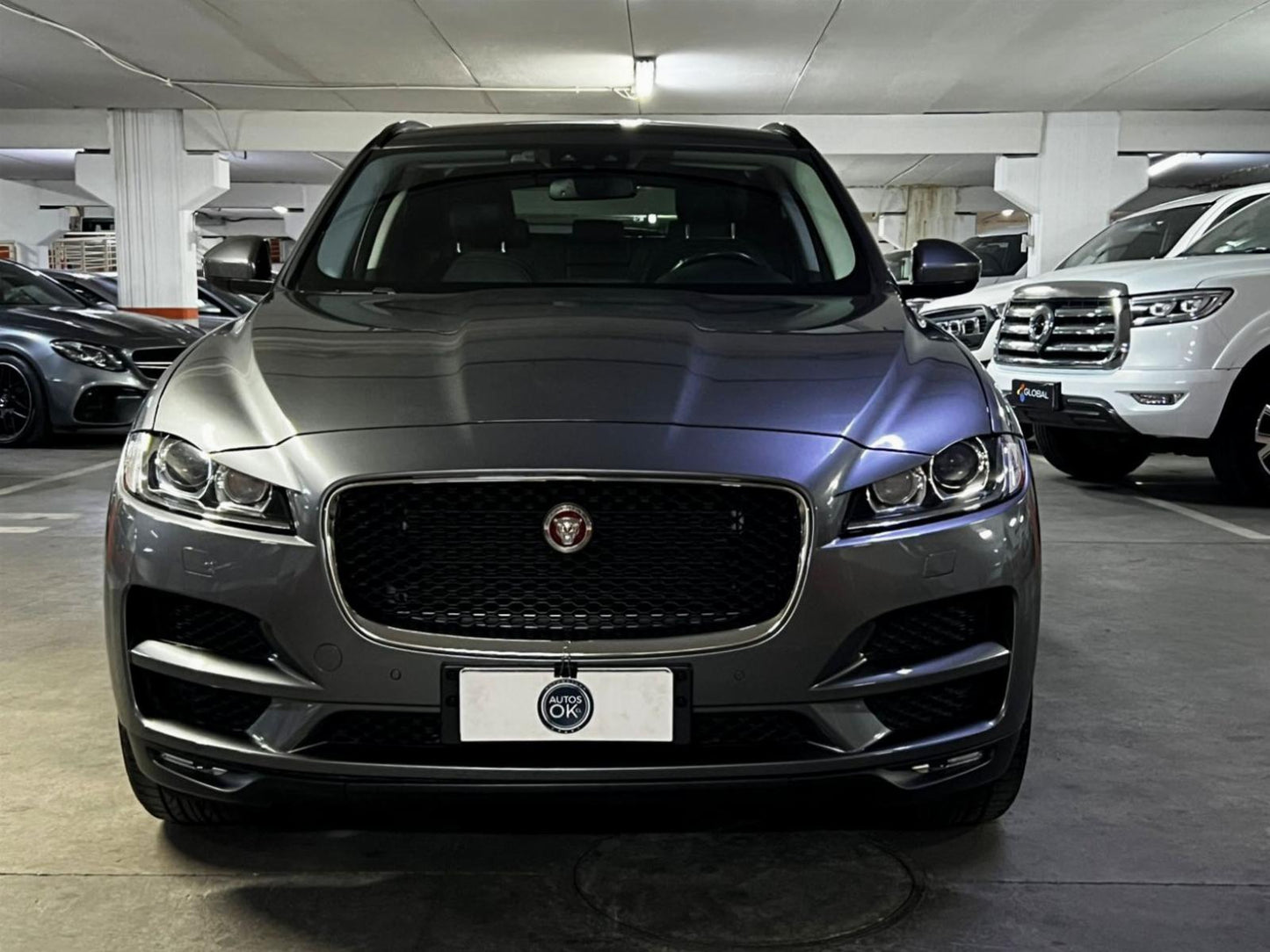 Jaguar F-Pace Prestige 2017 frente SUV premium gris oscuro