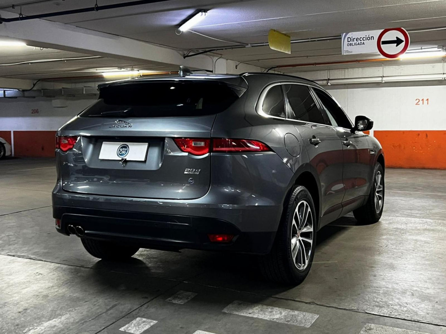 Jaguar F-Pace Prestige 2.0D AWD 2017 | Lujo Británico | Diésel Eficiente | Santiago