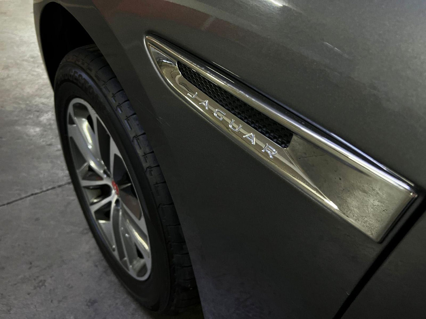 Jaguar F-Pace Prestige 2.0D AWD 2017 | Lujo Británico | Diésel Eficiente | Santiago