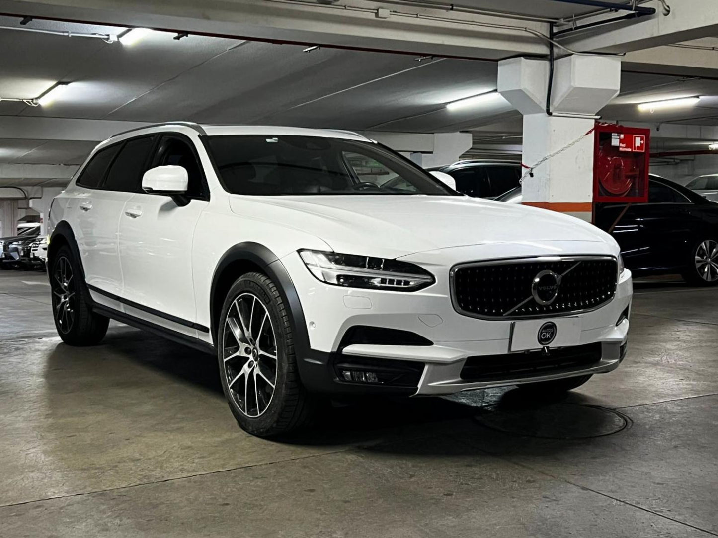 Volvo V90 Cross Country D5 Inscription 2019 | Lujo Off-Road | Mantenciones Oficiales | Santiago