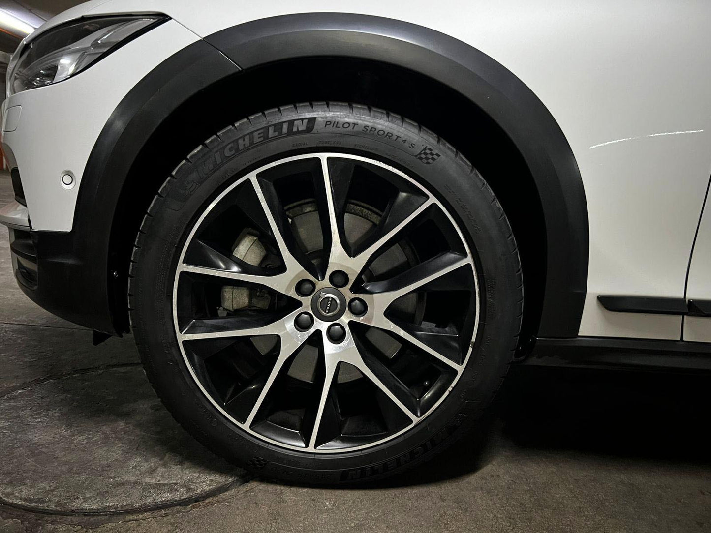 Volvo V90 Cross Country D5 Inscription 2019 | Lujo Off-Road | Mantenciones Oficiales | Santiago