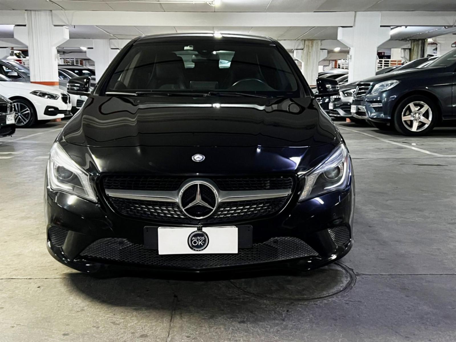 Mercedes-Benz CLA 180 2016 frente sedán coupé elegante blanco