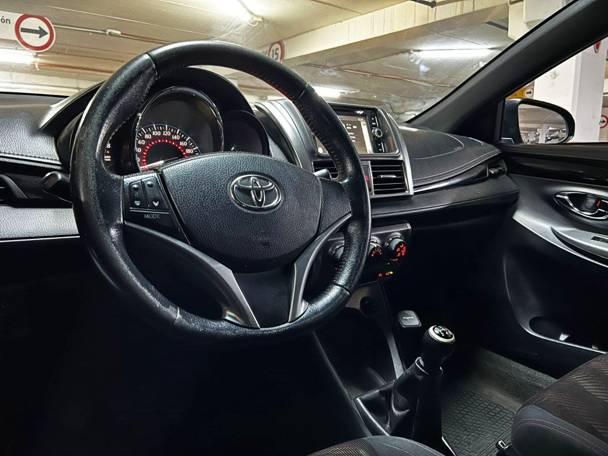 Toyota Yaris Sport 1.5 Mt 2015 176.495 km Santiago - foto 8