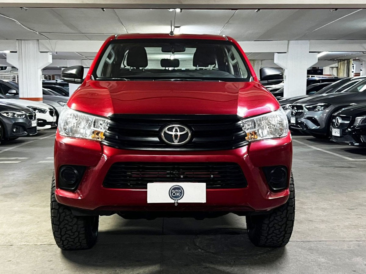 Hilux Dx 2.4 Turbo Diésel 4x4 Manual 4WD 2022 89.208 km Santiago - interior