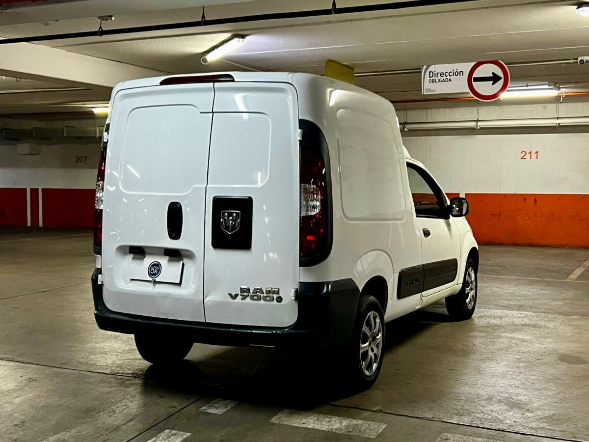 Van 700 Rapid 1.4 Gasolina Manual 2021 Santiago - detalle exterior