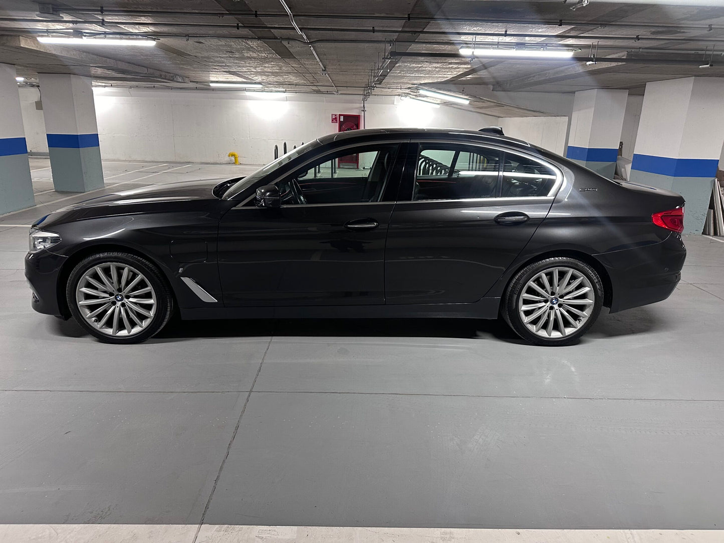 BMW 530e Luxury Híbrido Enchufable 2018 | 59.000 KM | Único Dueño - Santiago