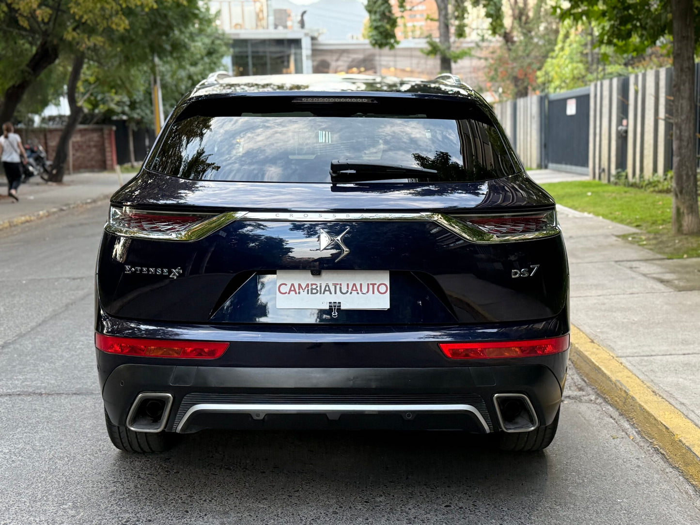 DS7 Crossback E-TENSE 4x4 insignia trasera y luces traseras escamadas 3D