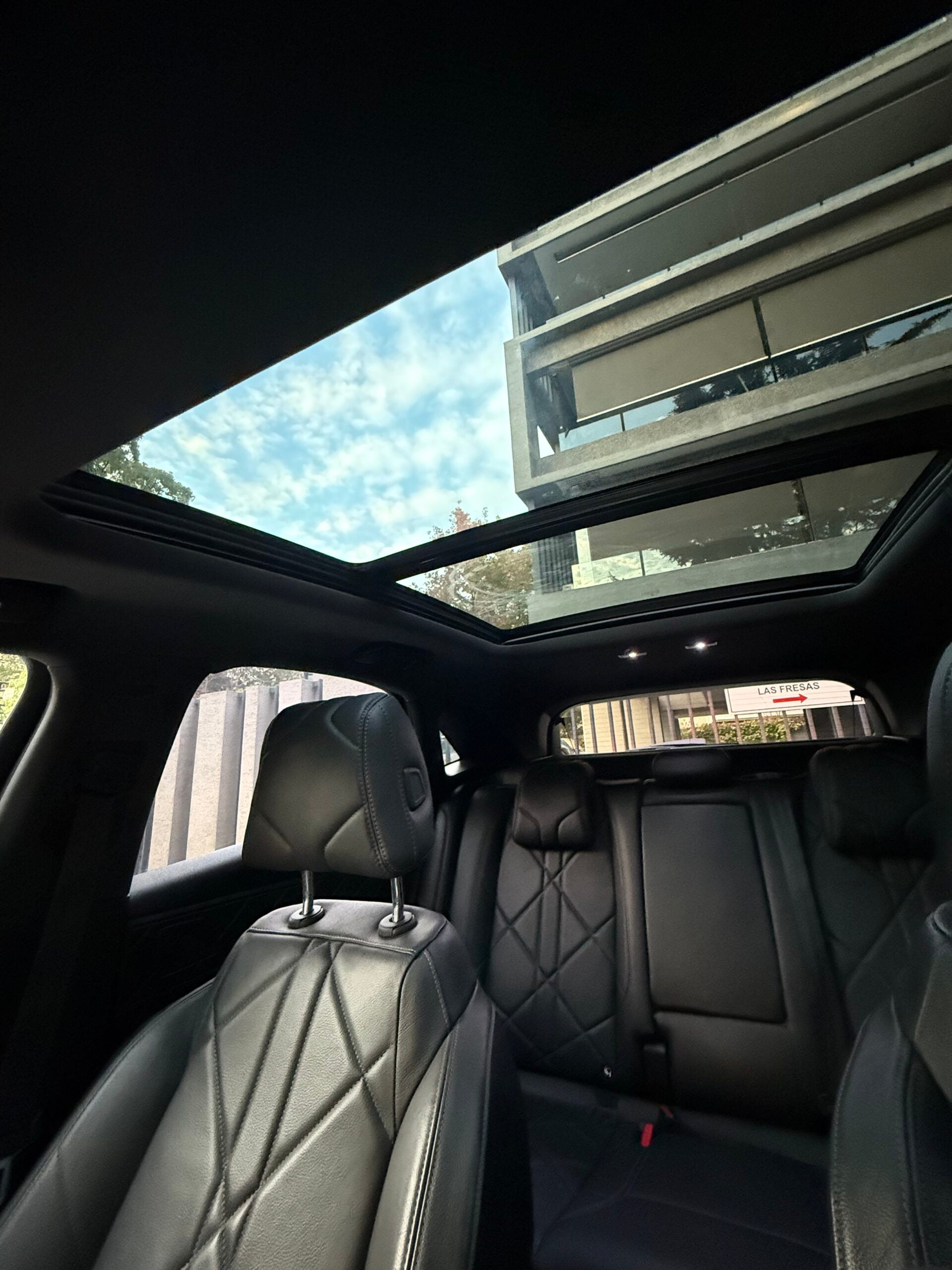Vista exterior techo panorámico y barras de techo DS7 Crossback 2022