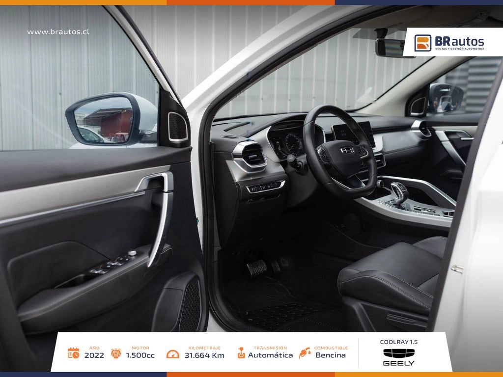 Interior Geely Coolray Sport pantalla touch y asientos deportivos