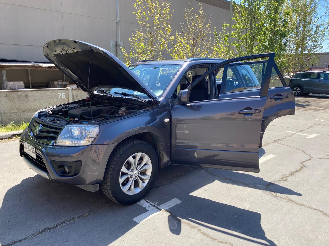 Suzuki Grand Nomade 2.4 GLX 2017 | 98.000 KM | Neumáticos Nuevos | Rancagua