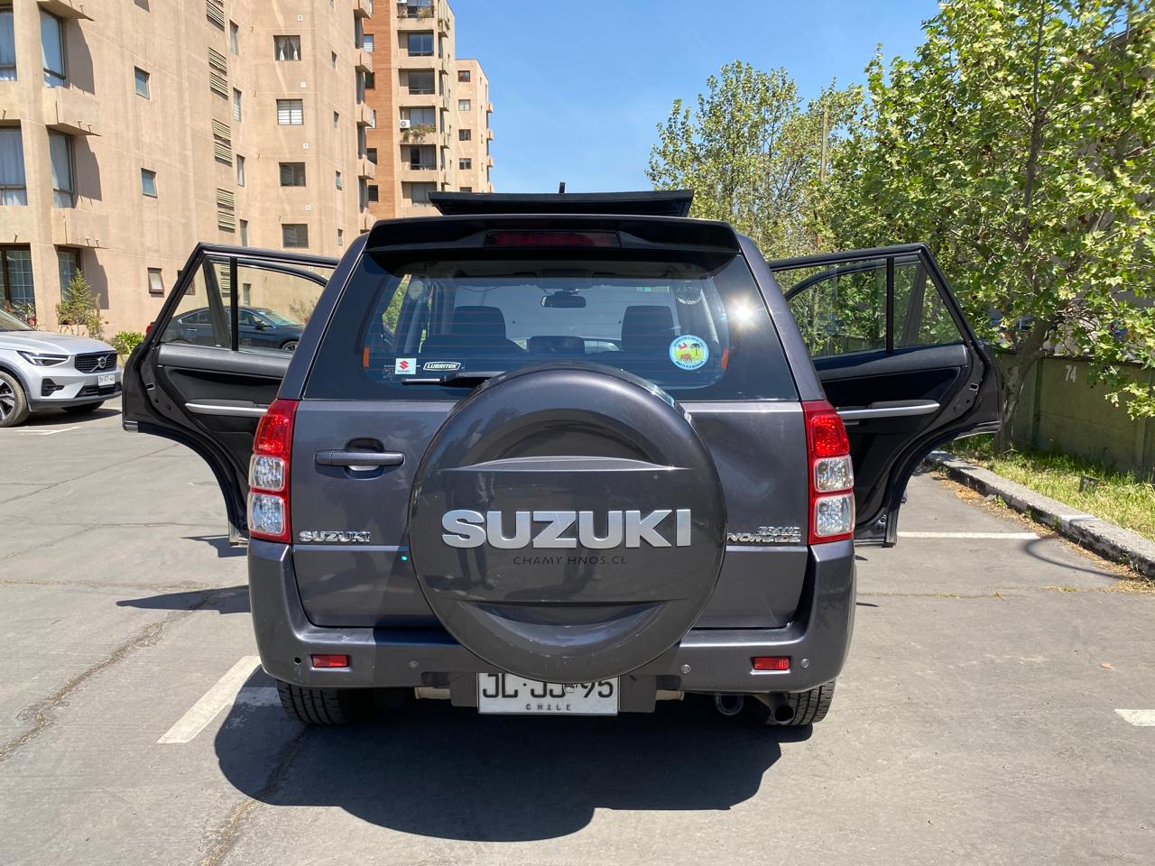 Suzuki Grand Nomade 2.4 GLX 2017 | 98.000 KM | Neumáticos Nuevos | Rancagua