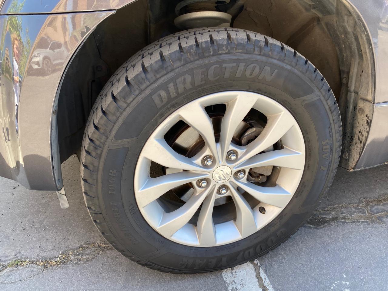 Suzuki Grand Nomade 2.4 GLX 2017 | 98.000 KM | Neumáticos Nuevos | Rancagua