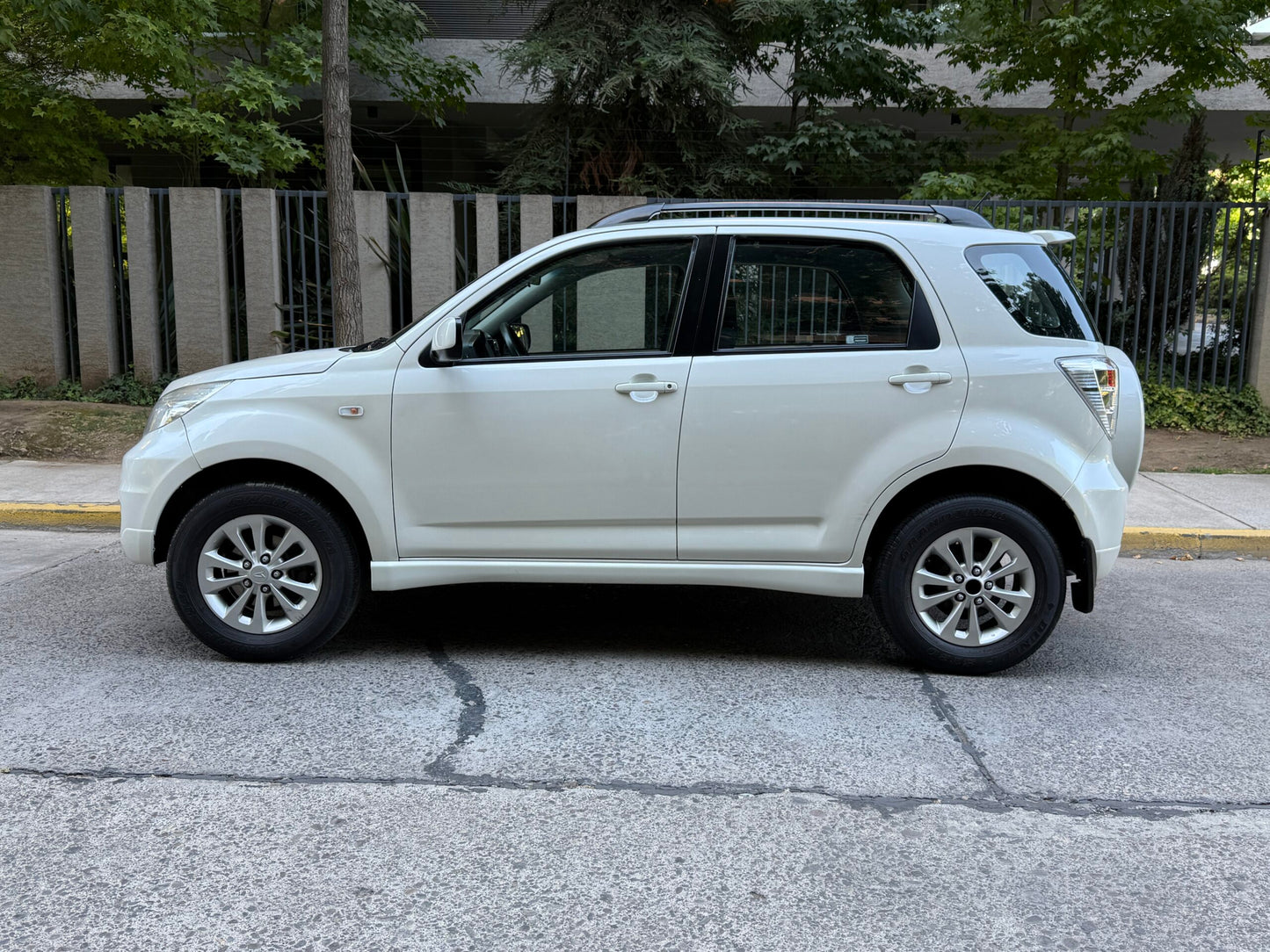 Daihatsu Terios 1.5 Wild Lujo 4x4 AT 2012 | 90.681 KM | Santiago