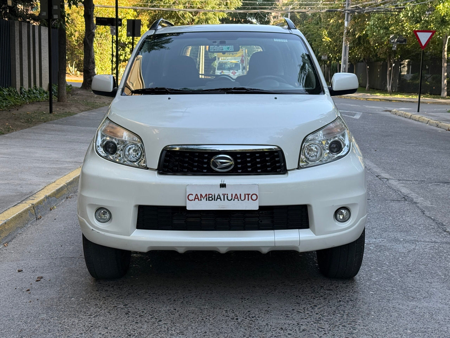 Daihatsu Terios 4x4 2012 frente plateado impecable Detodoauto
