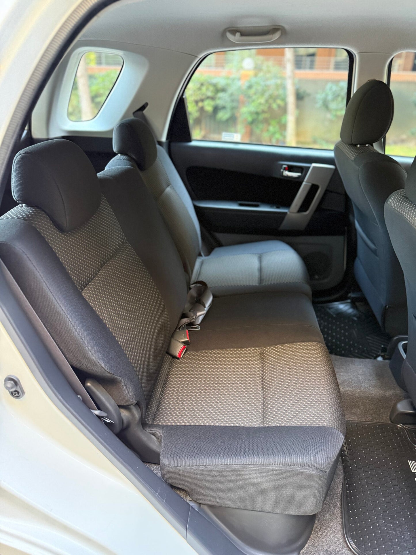 Interior tela impecable y radio bluetooth Daihatsu Terios 2012