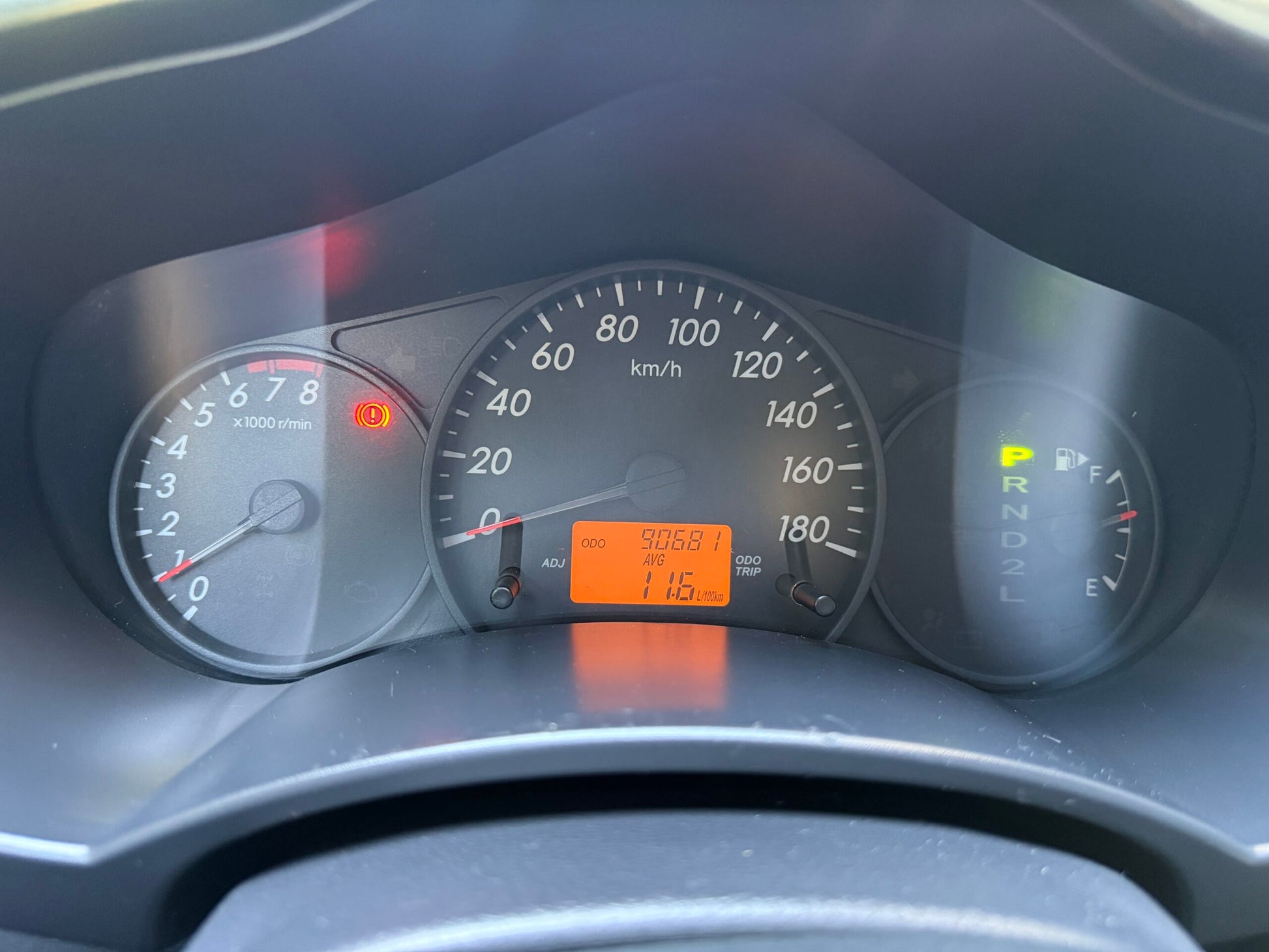 Tablero Daihatsu Terios 2012 mostrando 90.681 km reales