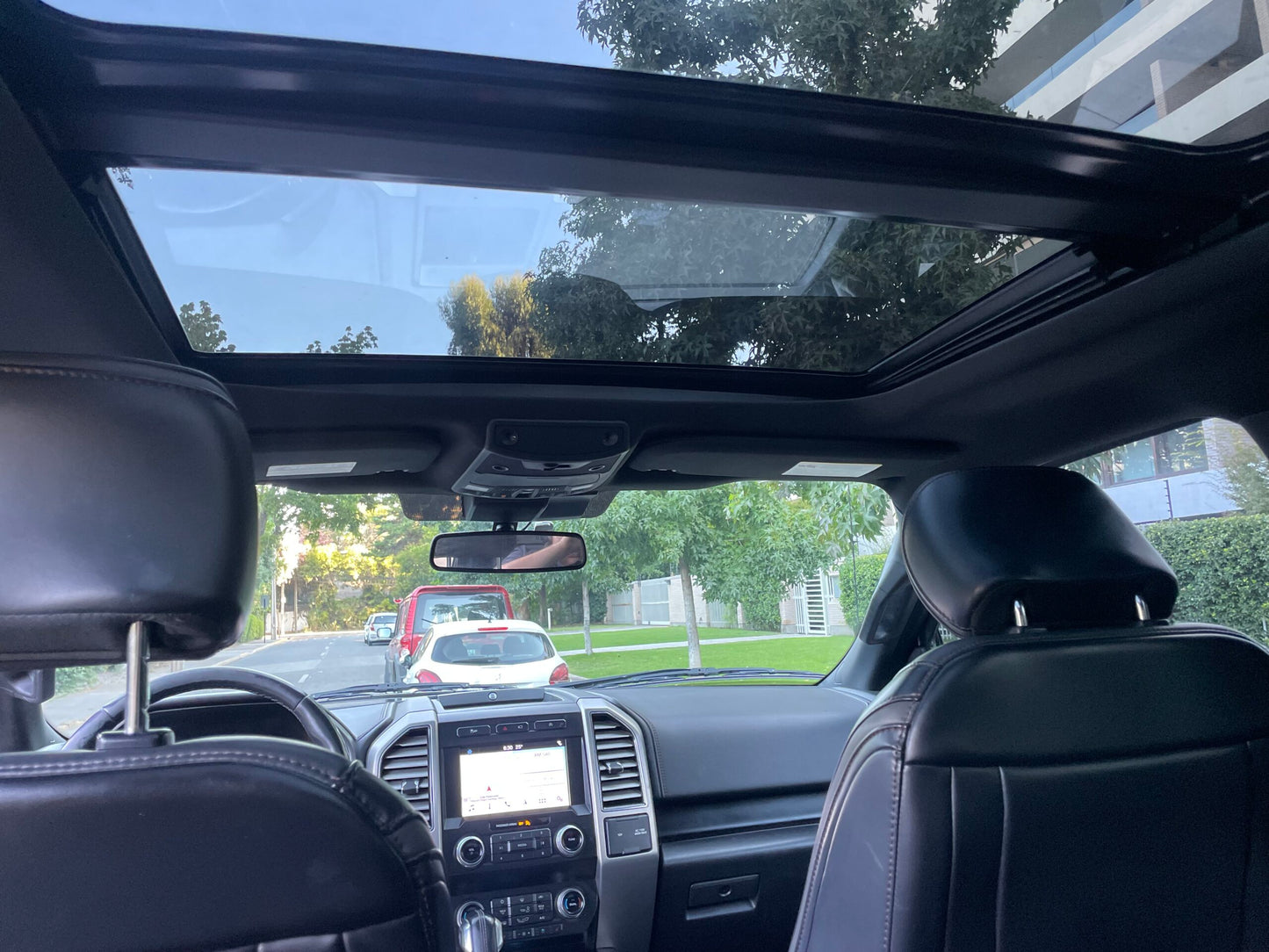 Vista techo panorámico eléctrico abierto Ford F-150 2020 Platinum